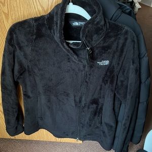 Womens The North face fleece Osito Jacket, size M color: Black. Asymmetrical zip
